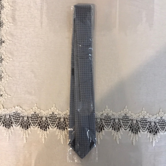 Halston Men’s Dress Tie - Picture 2 of 2